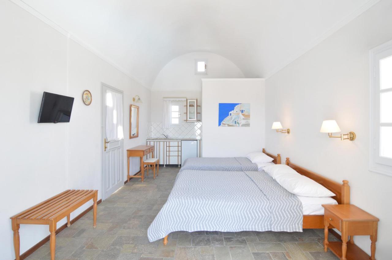 Nostos * Perivolos (Santorini)