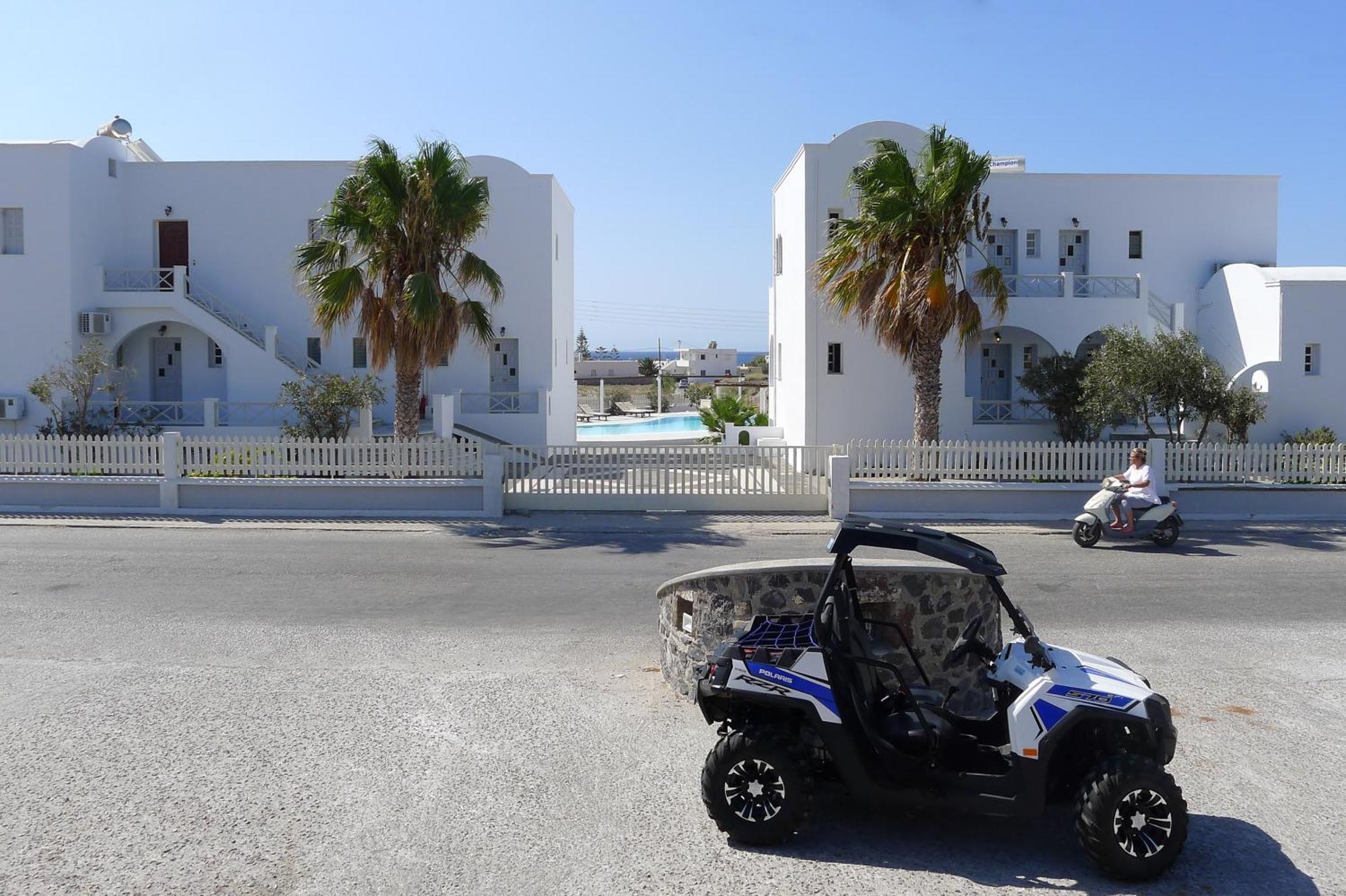 Daire Nostos Perivolos (Santorini)